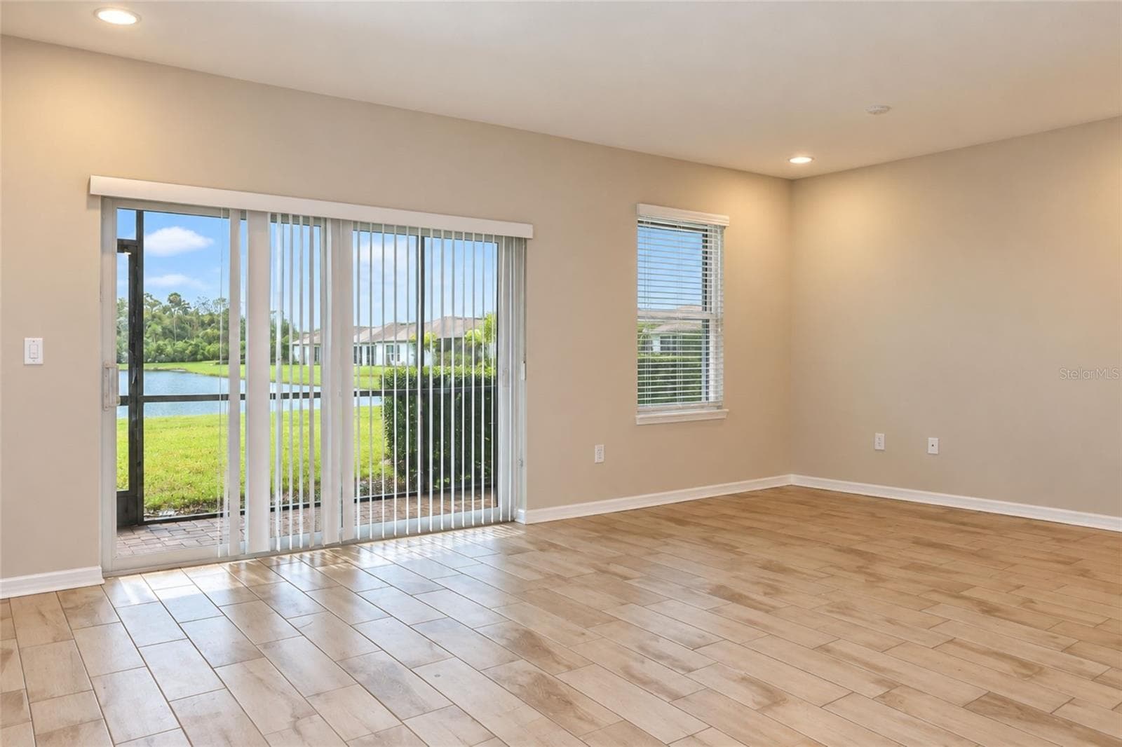 Townhouse at 5438 TRIPOLI DR, PALMETTO, photo 4 of 14
