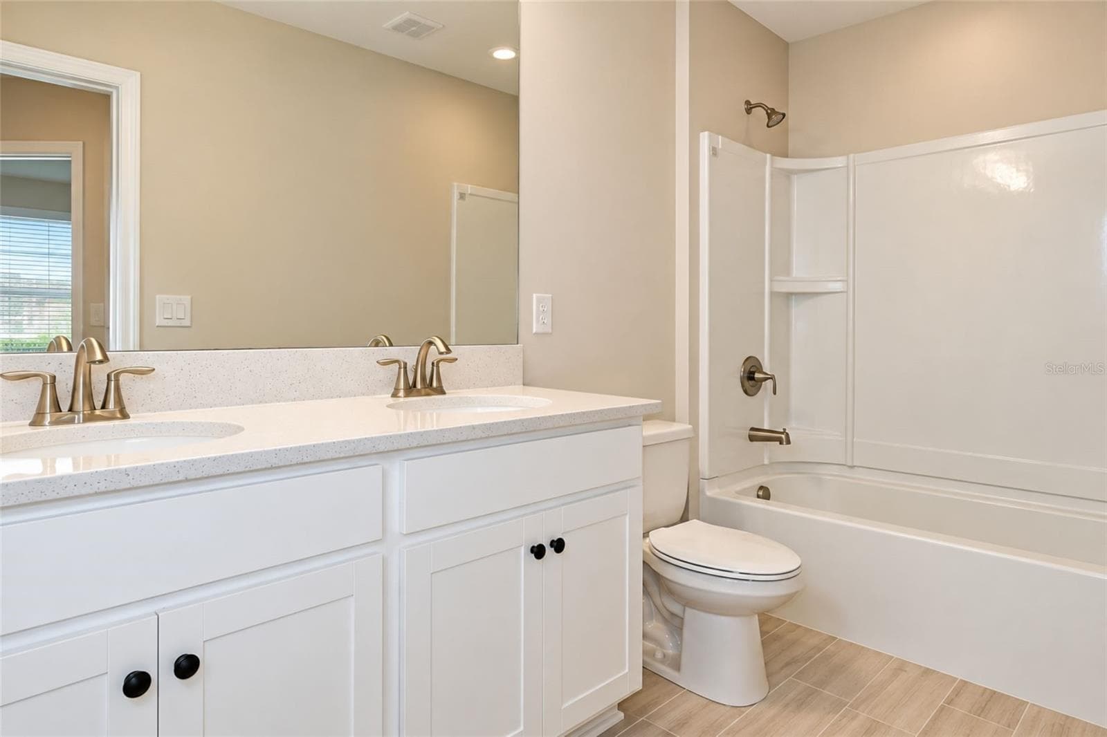 Townhouse at 5438 TRIPOLI DR, PALMETTO, photo 6 of 14