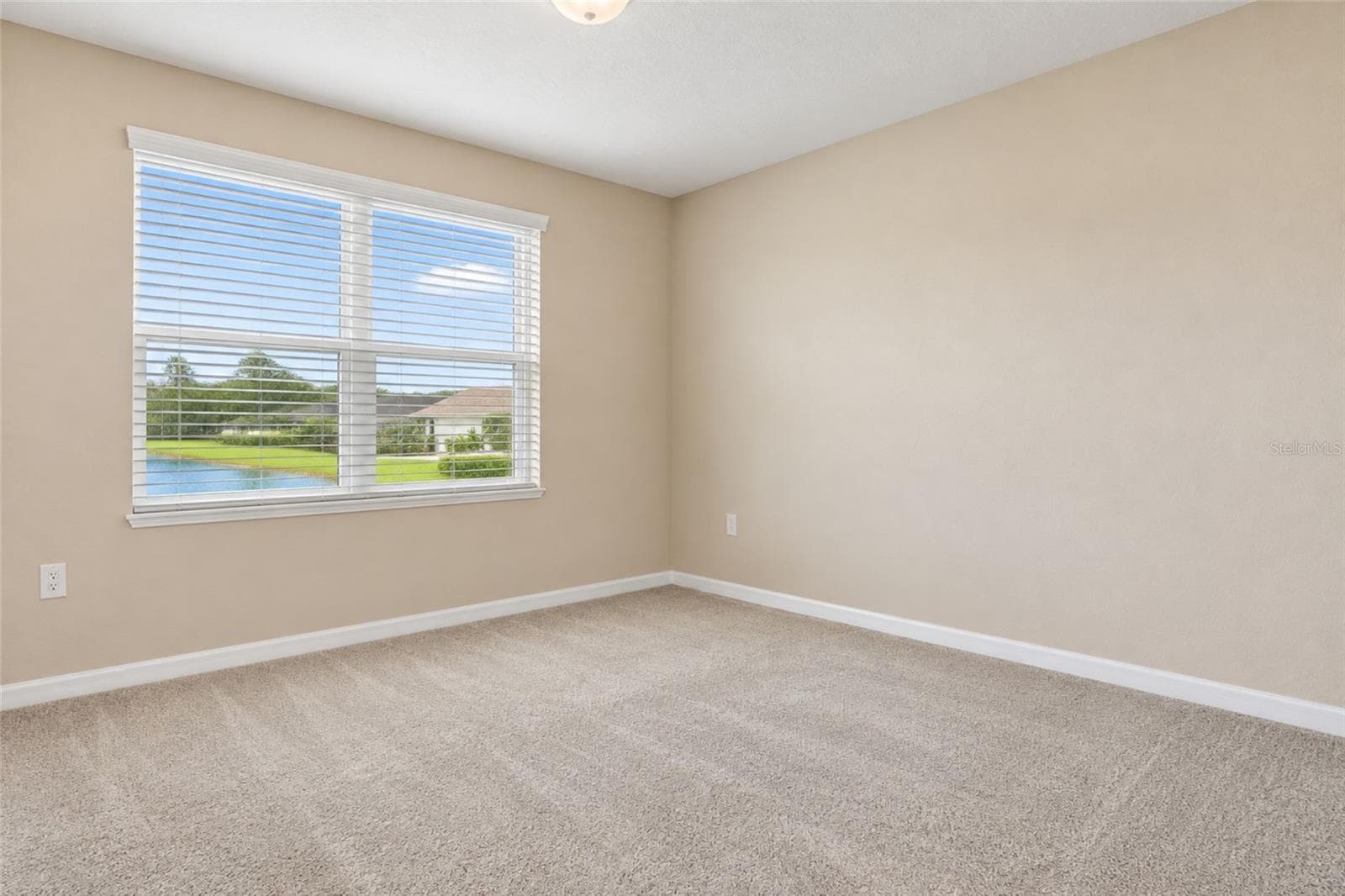Townhouse at 5438 TRIPOLI DR, PALMETTO, photo 7 of 14