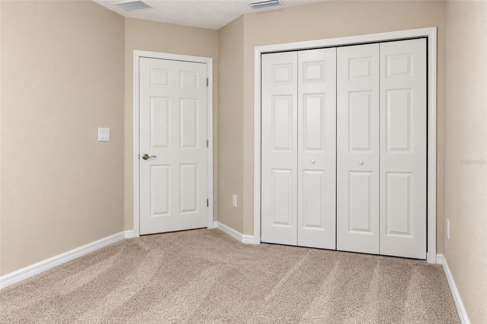 Townhouse at 5438 TRIPOLI DR, PALMETTO, photo 10 of 14
