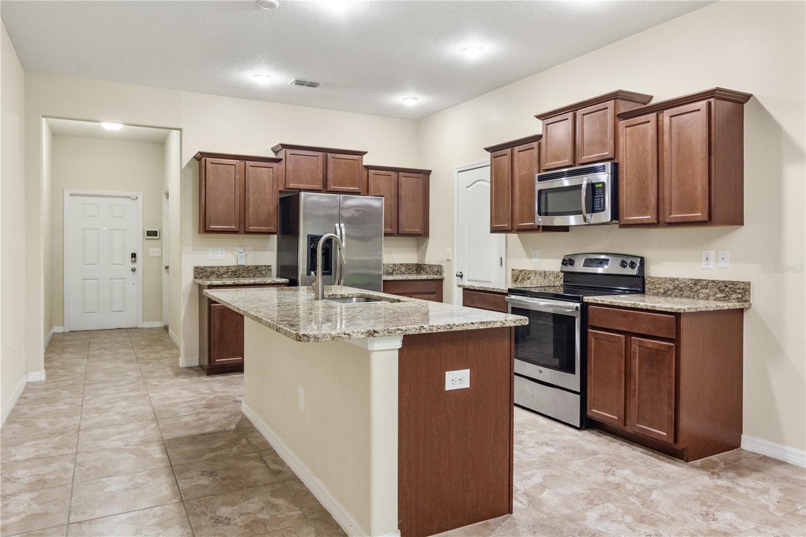Townhouse at 2011 HAWKS VIEW DR, RUSKIN, photo 8 of 47