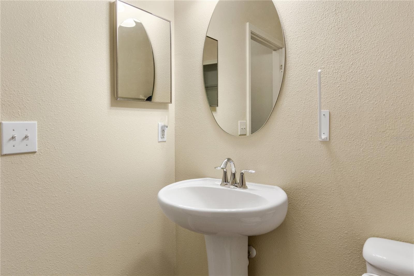1/2 Bath - 2011 HAWKS VIEW DR, RUSKIN
