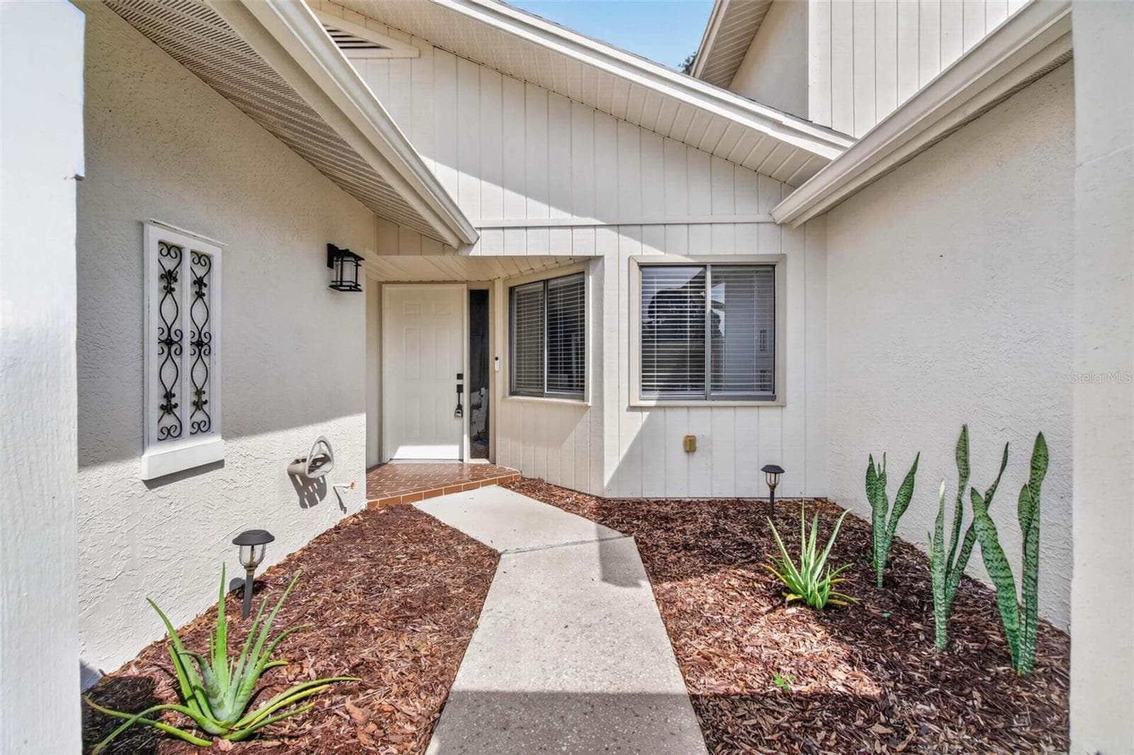 Villa at 456 LAKEVIEW DR #5, PALM HARBOR, photo 2 of 22