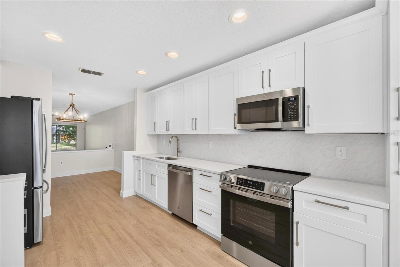 Villa at 456 LAKEVIEW DR #5, PALM HARBOR, photo 4 of 22