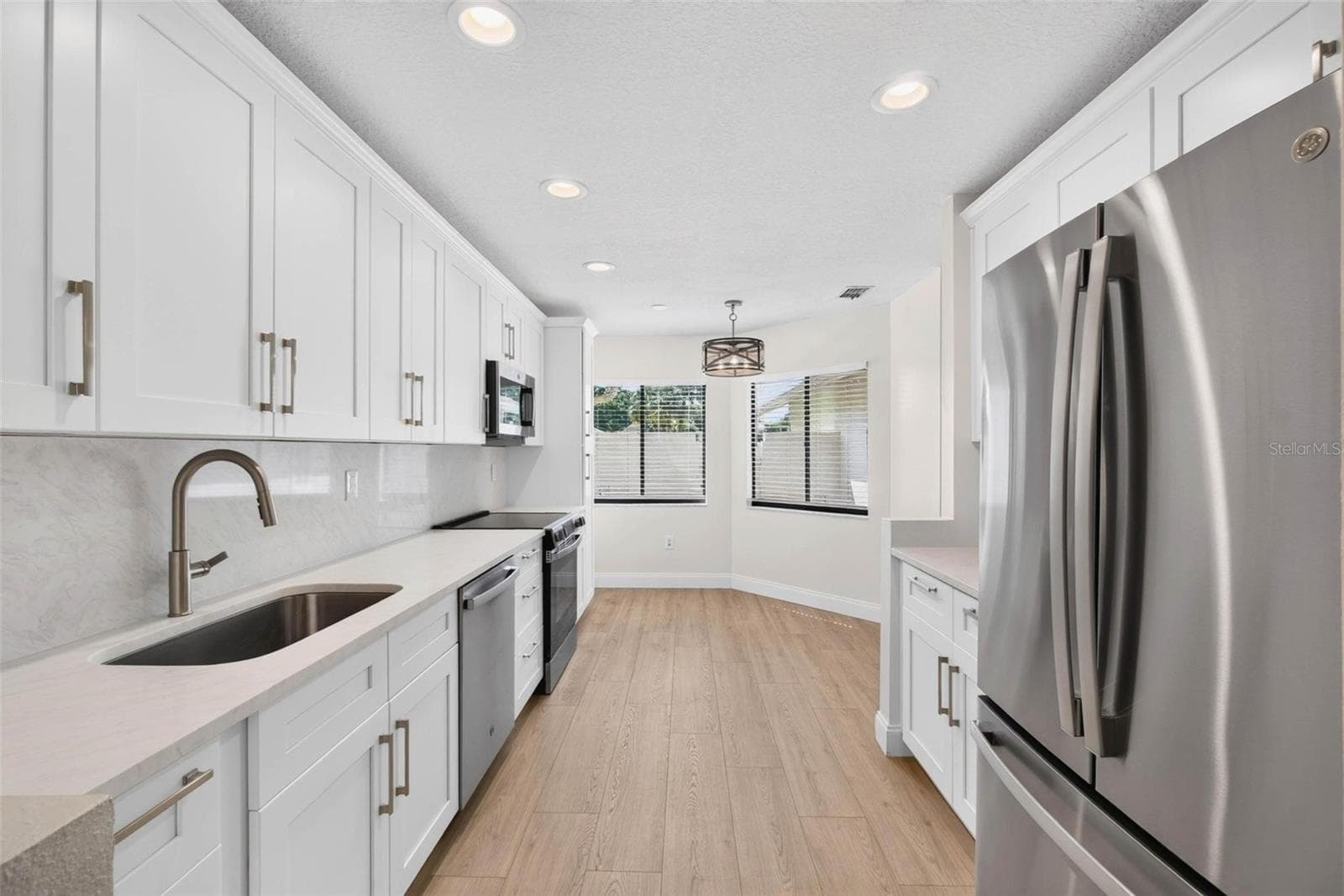Villa at 456 LAKEVIEW DR #5, PALM HARBOR, photo 6 of 22
