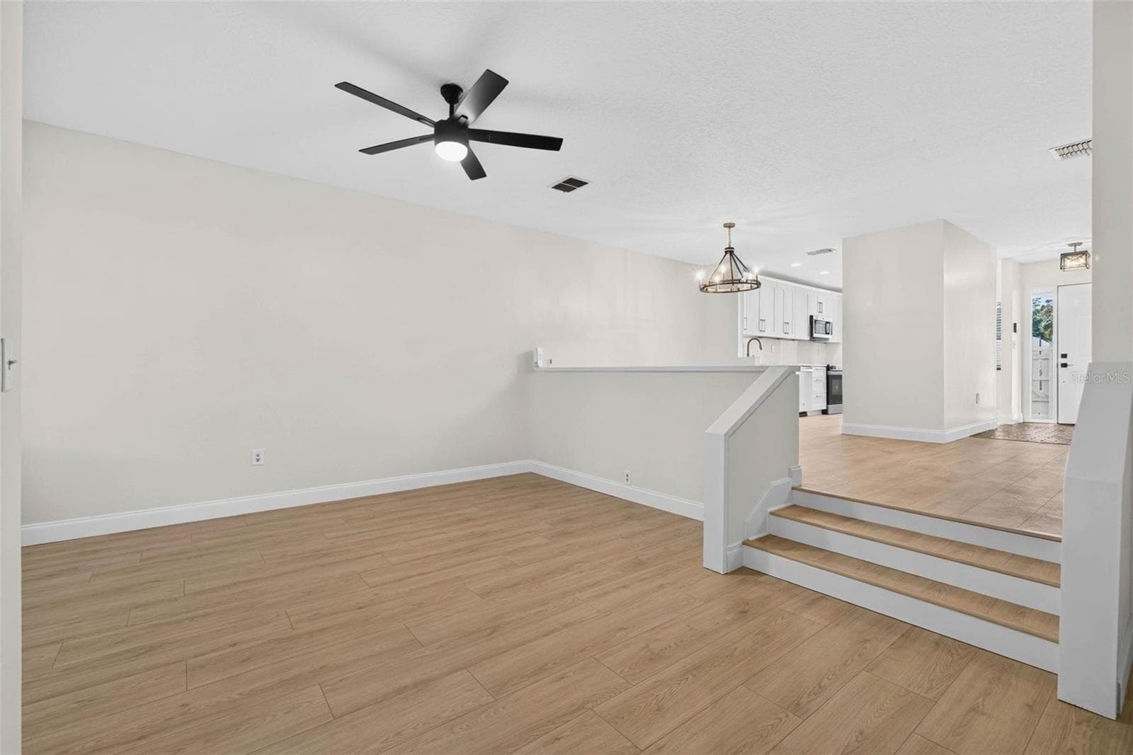 Villa at 456 LAKEVIEW DR #5, PALM HARBOR, photo 14 of 22
