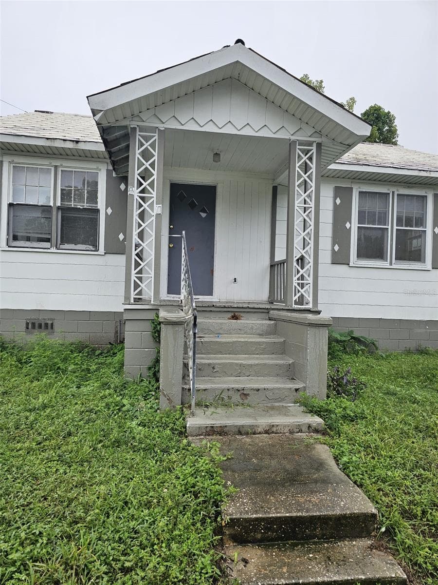 609 NE 8TH AVE
