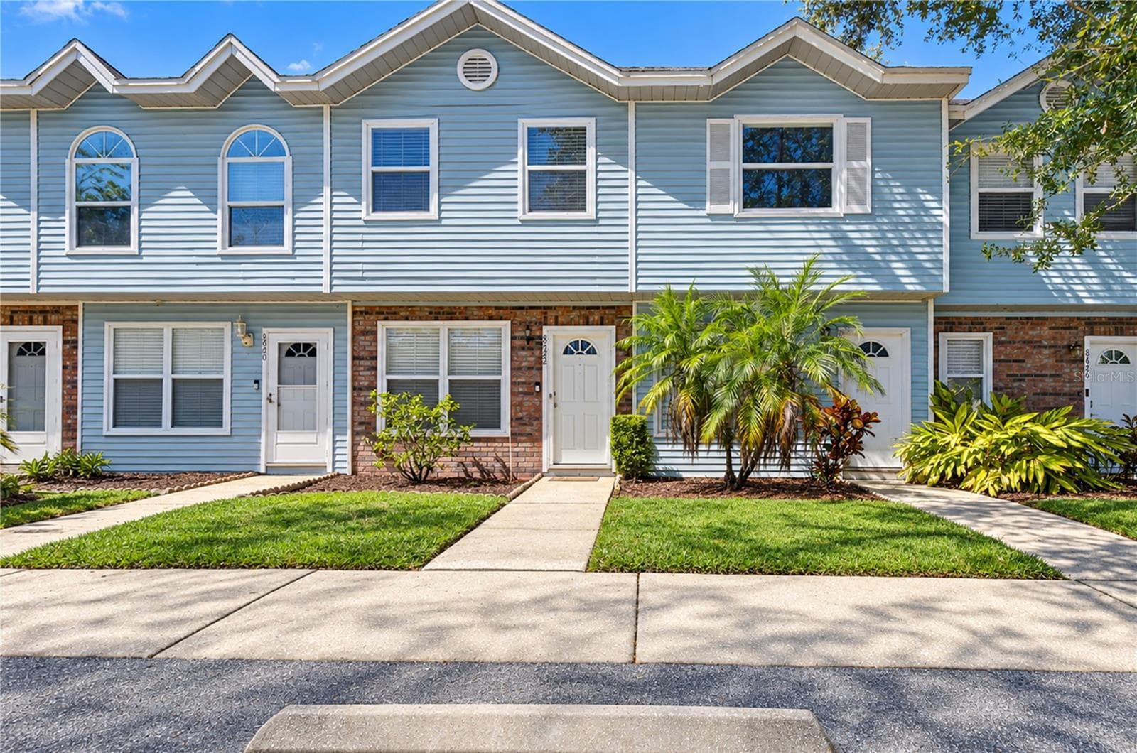 Townhouse at 8622 COBBLER PL, TAMPA, photo 3 of 39
