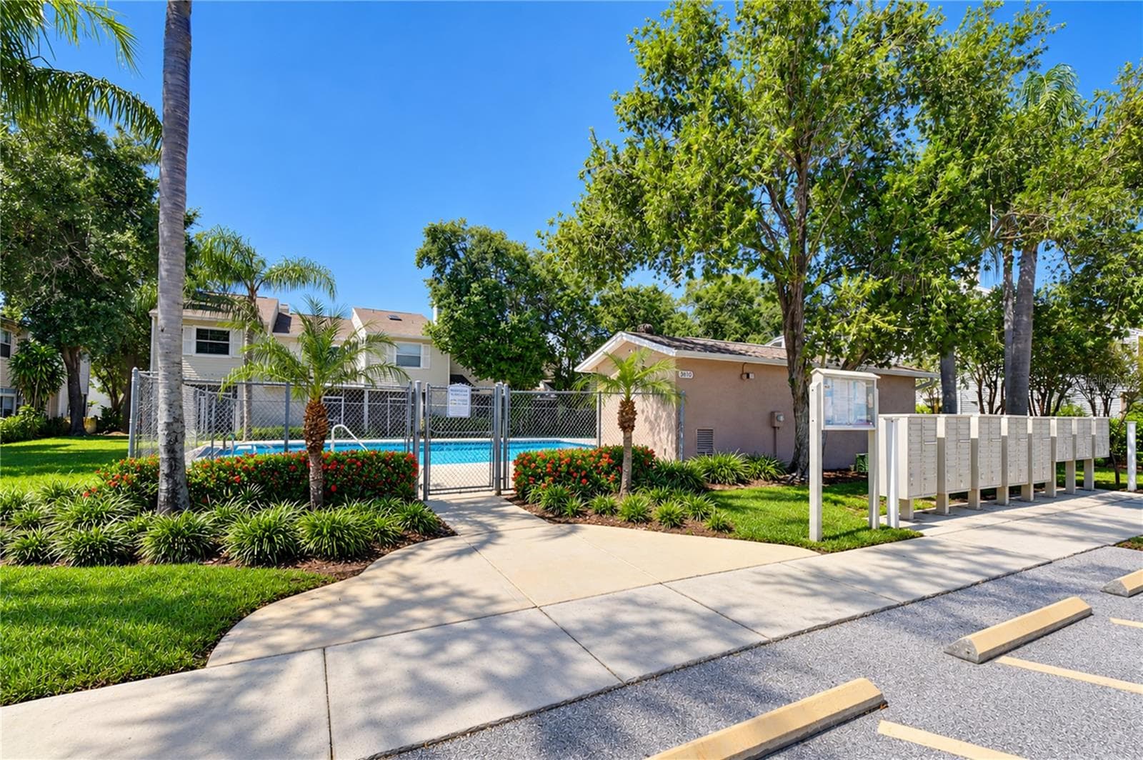 Townhouse at 8622 COBBLER PL, TAMPA, photo 35 of 39