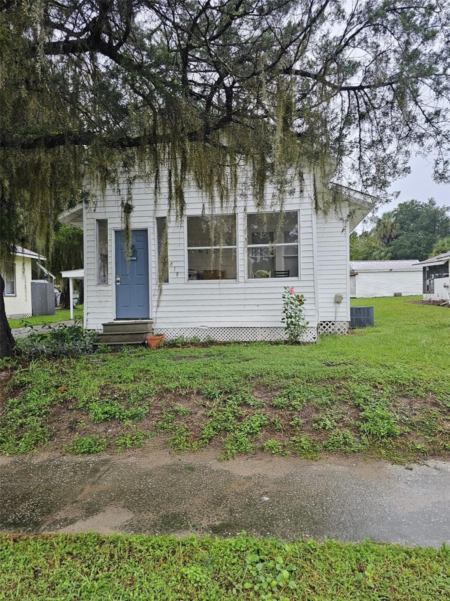 619 NE 8TH AVE