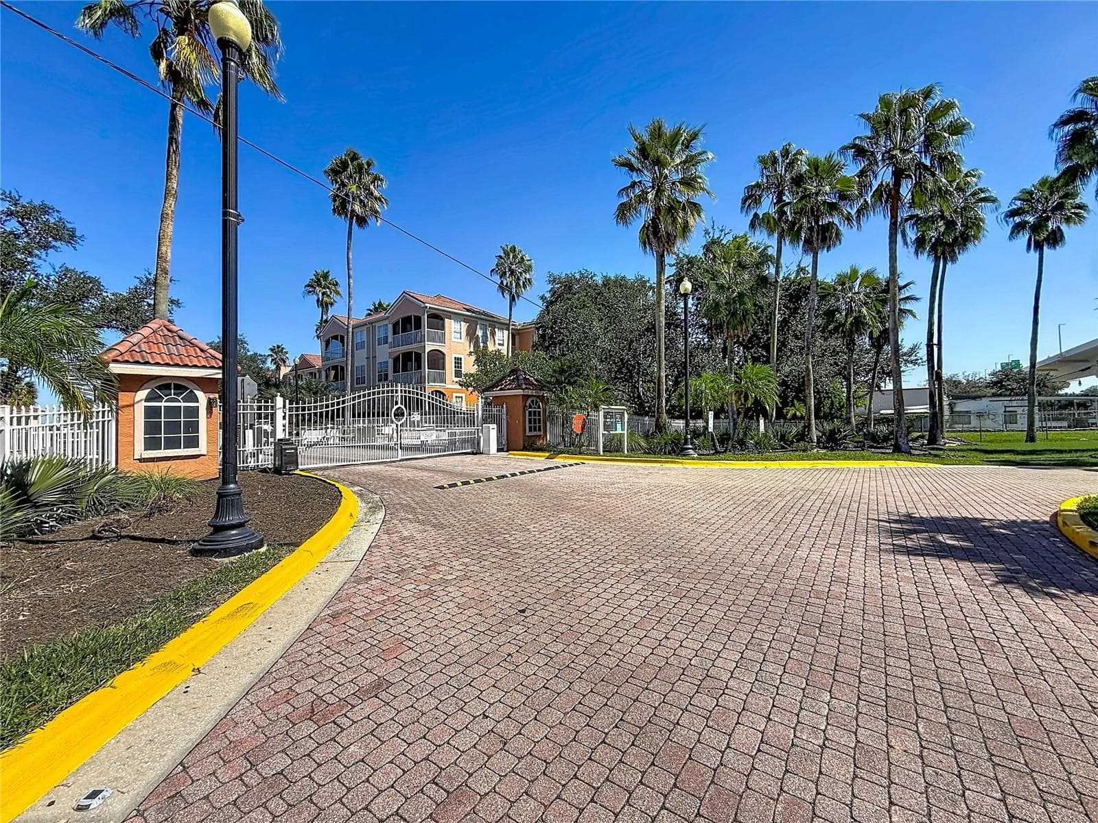 Condominium at 5000 CULBREATH KEY WAY #8-207, TAMPA, photo 51 of 67