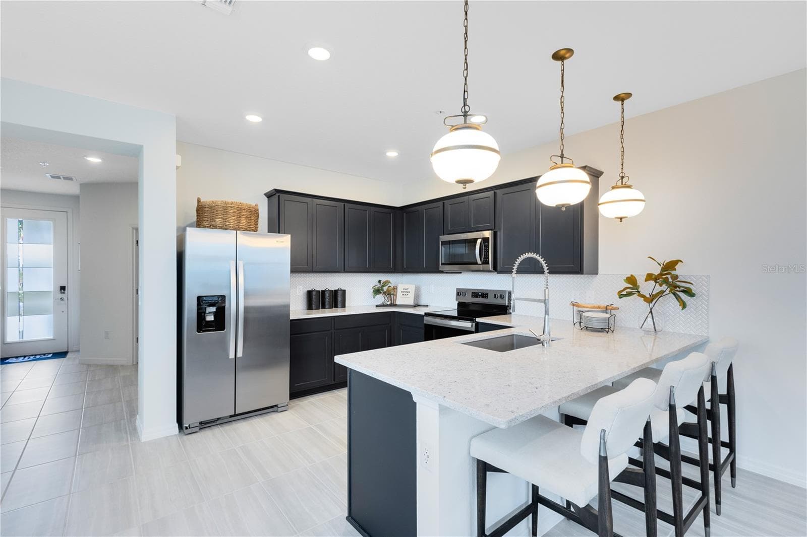 Model Home Design Only. Pictures and furnishings are for illustrative purposes only. Elevations, colors and options may vary. Furniture is for model home staging only. - 4528 ORCHARD VIEW ALLEY, CLERMONT