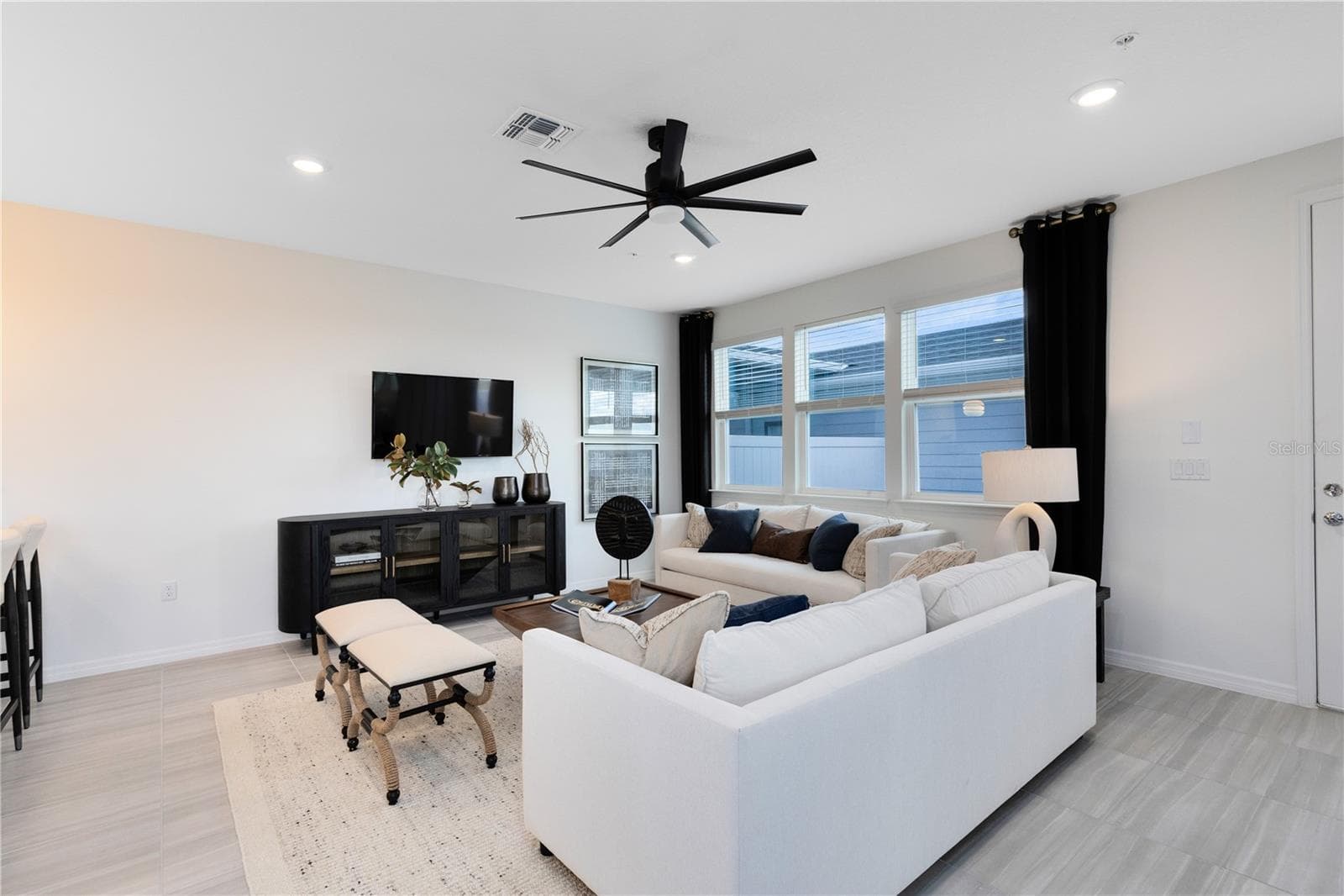 Model Home Design Only. Pictures and furnishings are for illustrative purposes only. Elevations, colors and options may vary. Furniture is for model home staging only. - 4528 ORCHARD VIEW ALLEY, CLERMONT