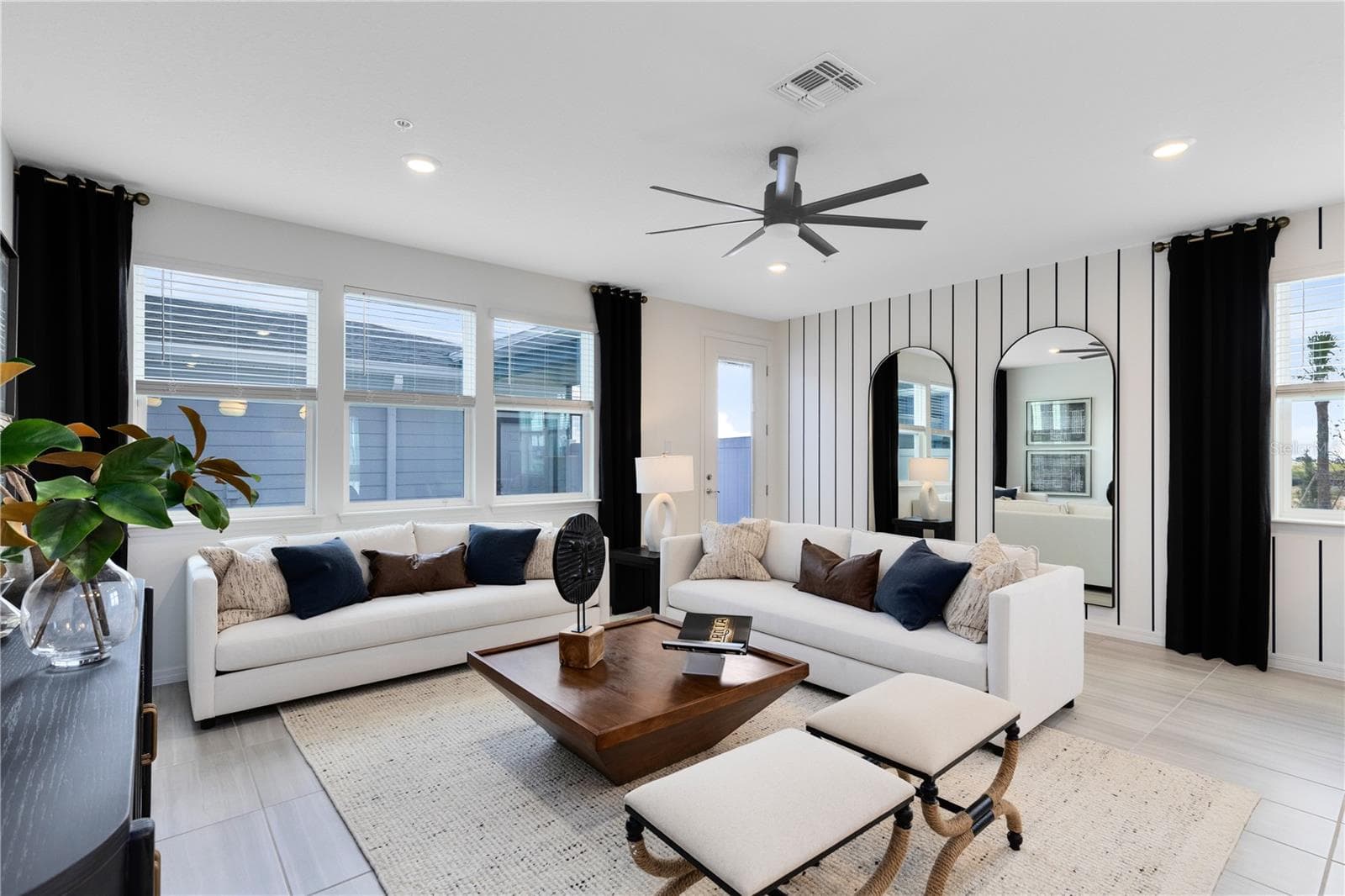 Model Home Design Only. Pictures and furnishings are for illustrative purposes only. Elevations, colors and options may vary. Furniture is for model home staging only. - 4528 ORCHARD VIEW ALLEY, CLERMONT
