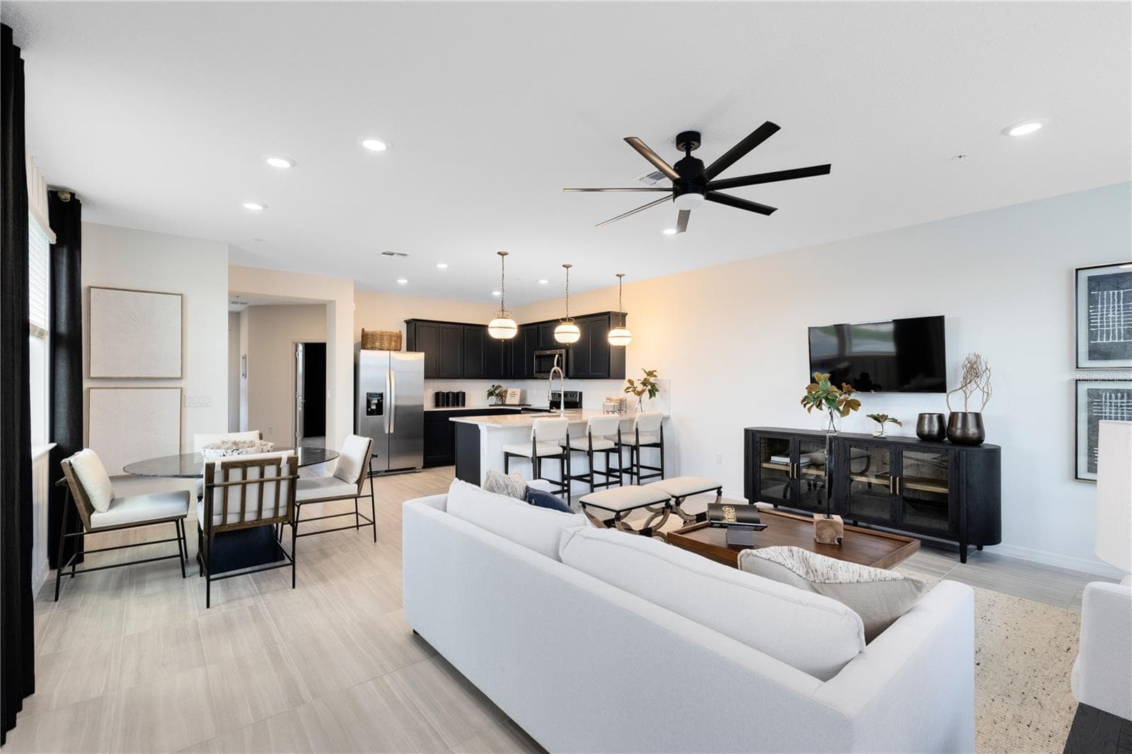 Model Home Design Only. Pictures and furnishings are for illustrative purposes only. Elevations, colors and options may vary. Furniture is for model home staging only. - 4528 ORCHARD VIEW ALLEY, CLERMONT