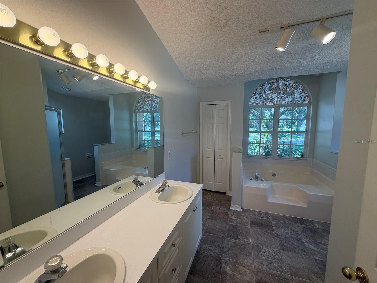 Single Family Residence at 11535 CLAIR PL, CLERMONT, photo 14 of 25
