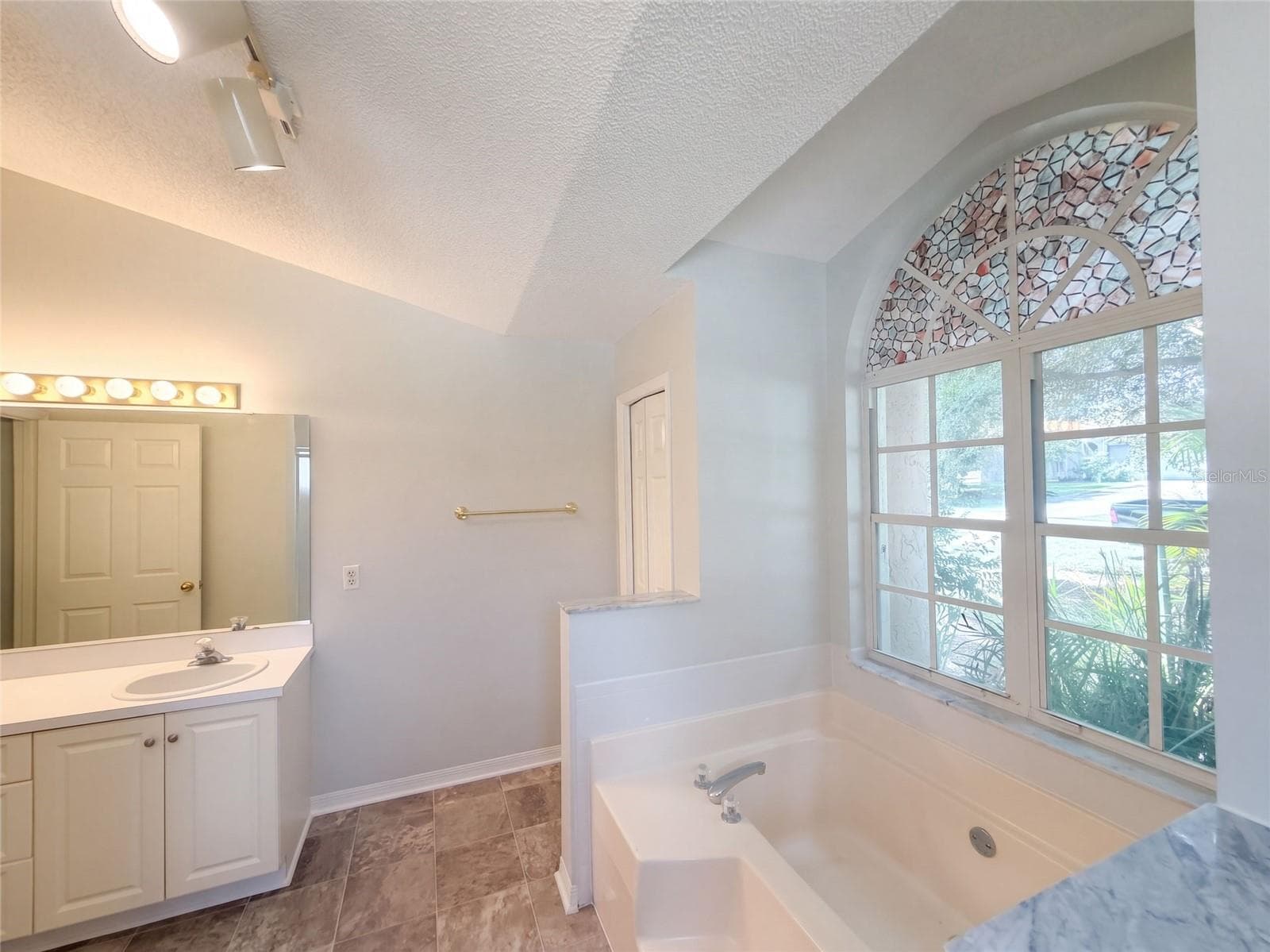 Single Family Residence at 11535 CLAIR PL, CLERMONT, photo 16 of 25