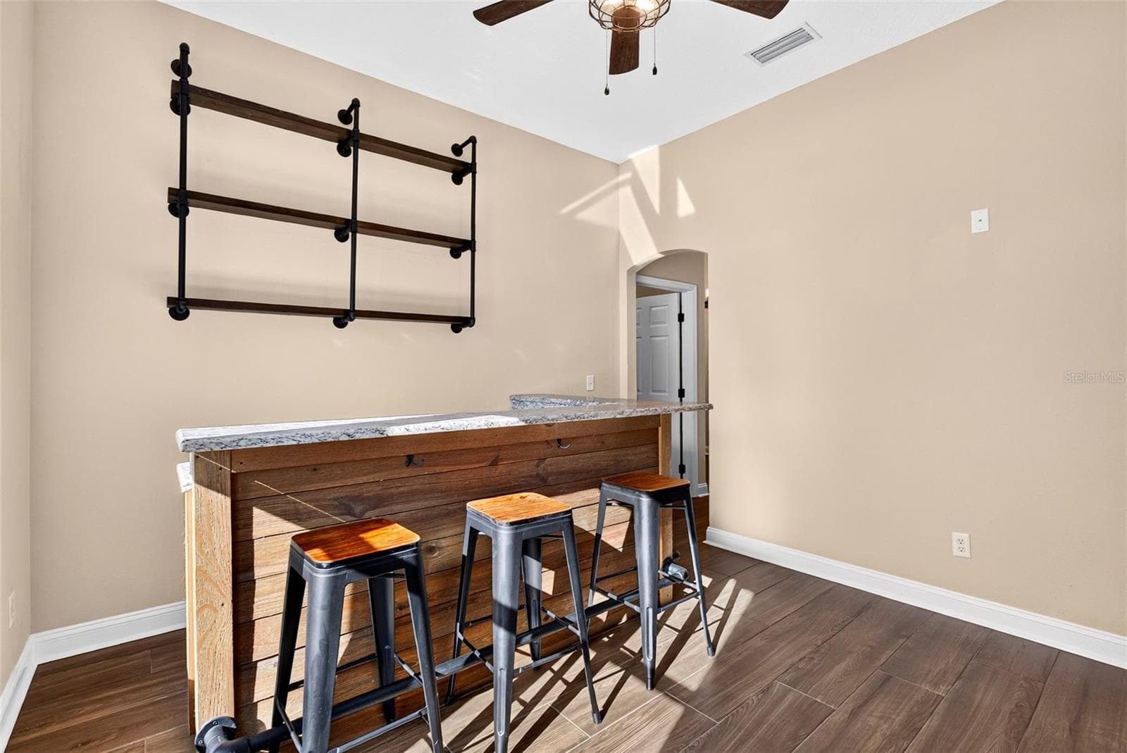 Dining Room/Bar - 4683 ILAH RD N, JACKSONVILLE