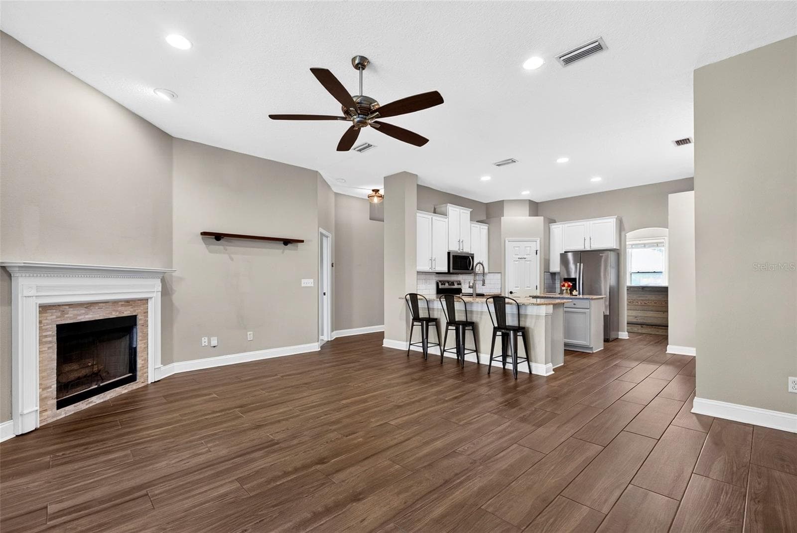Living Room - 4683 ILAH RD N, JACKSONVILLE