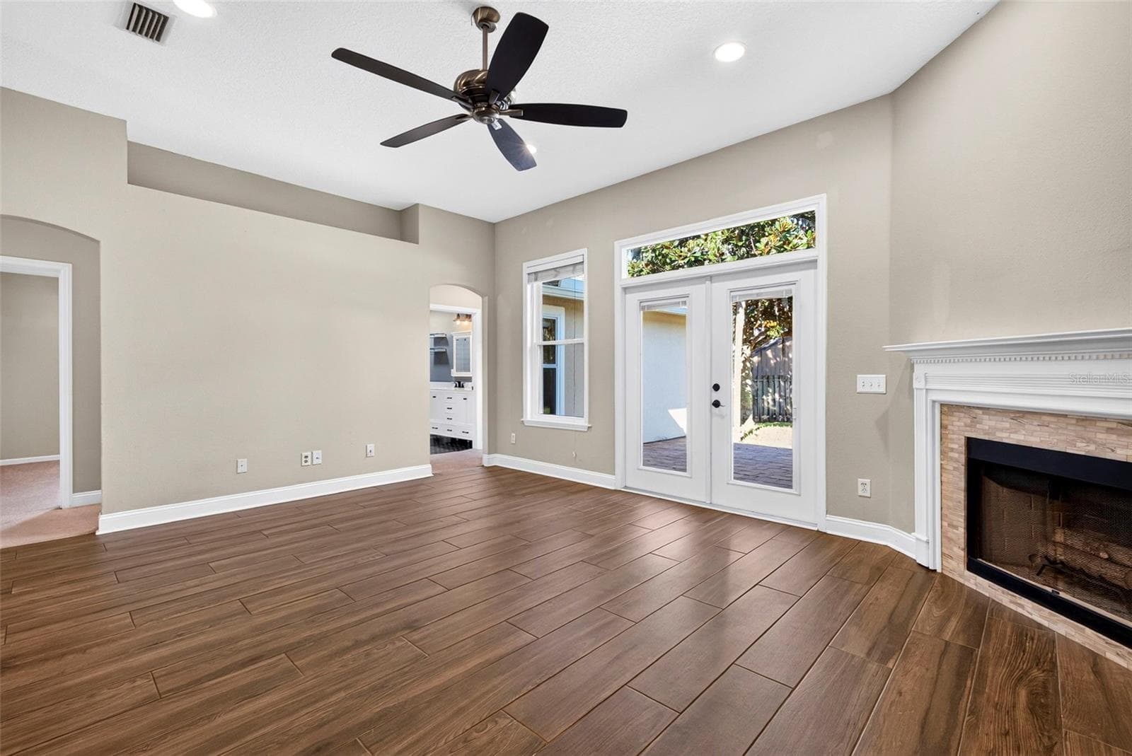 Living Room - 4683 ILAH RD N, JACKSONVILLE