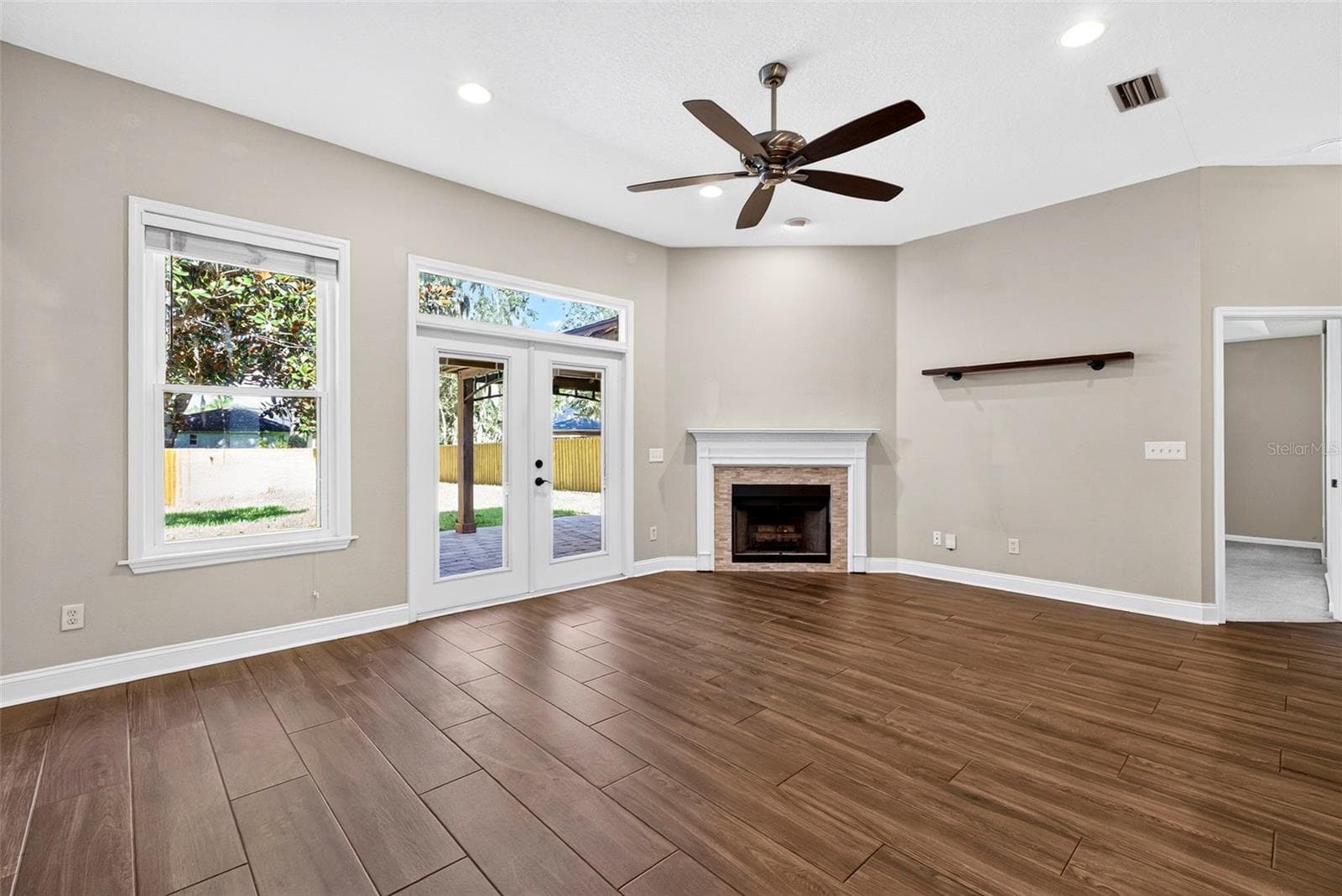 Living Room - 4683 ILAH RD N, JACKSONVILLE