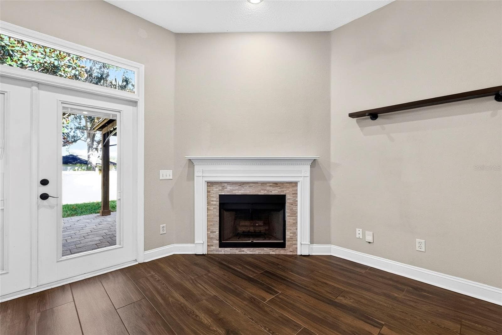 Living Room - 4683 ILAH RD N, JACKSONVILLE