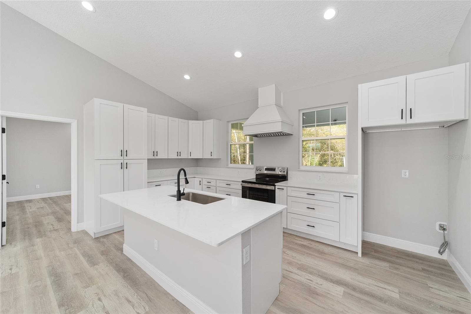 KITCHEN - 760 NE 152ND TER, WILLISTON