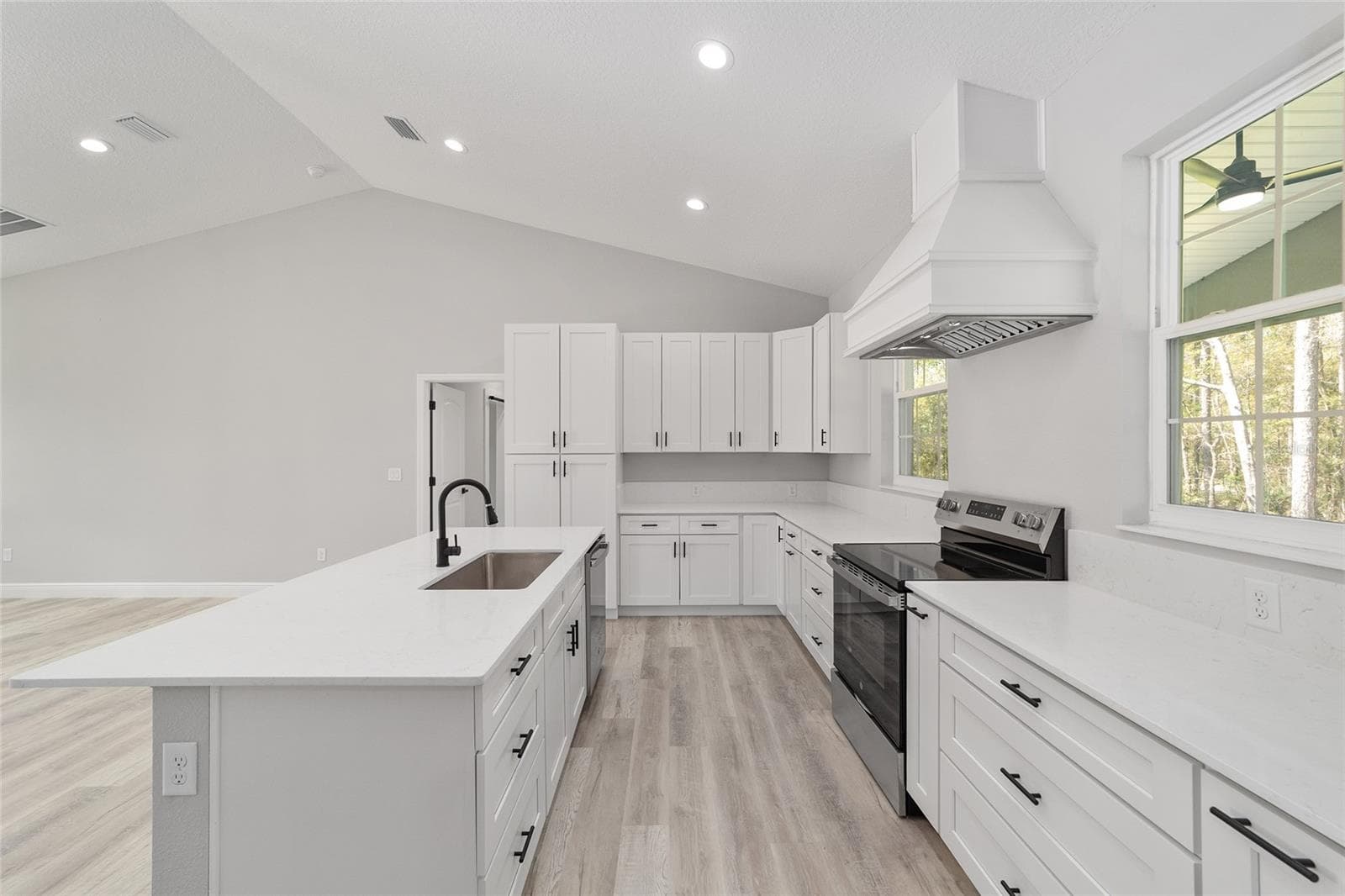 KITCHEN - 760 NE 152ND TER, WILLISTON