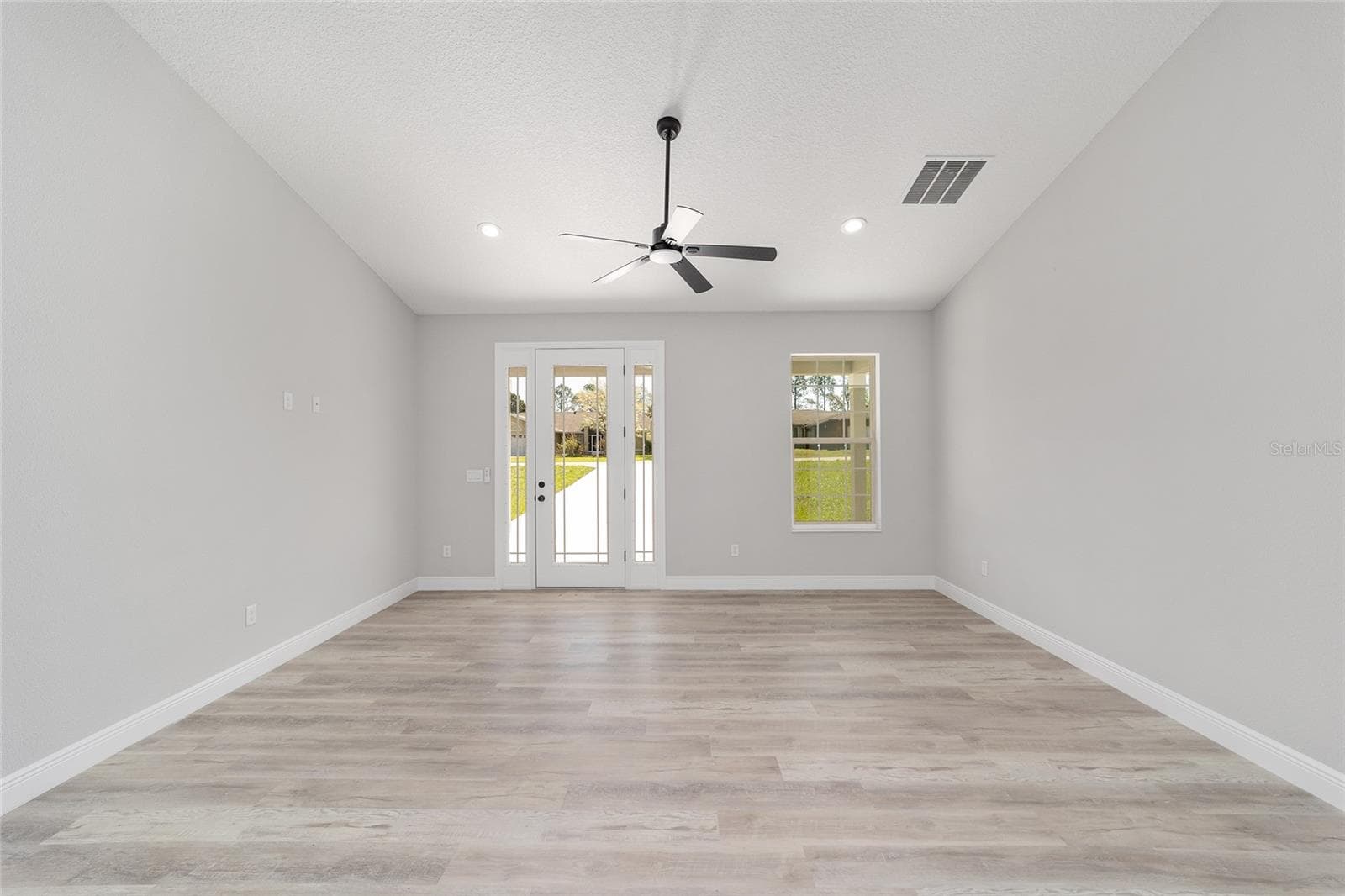 GREAT ROOM - 760 NE 152ND TER, WILLISTON