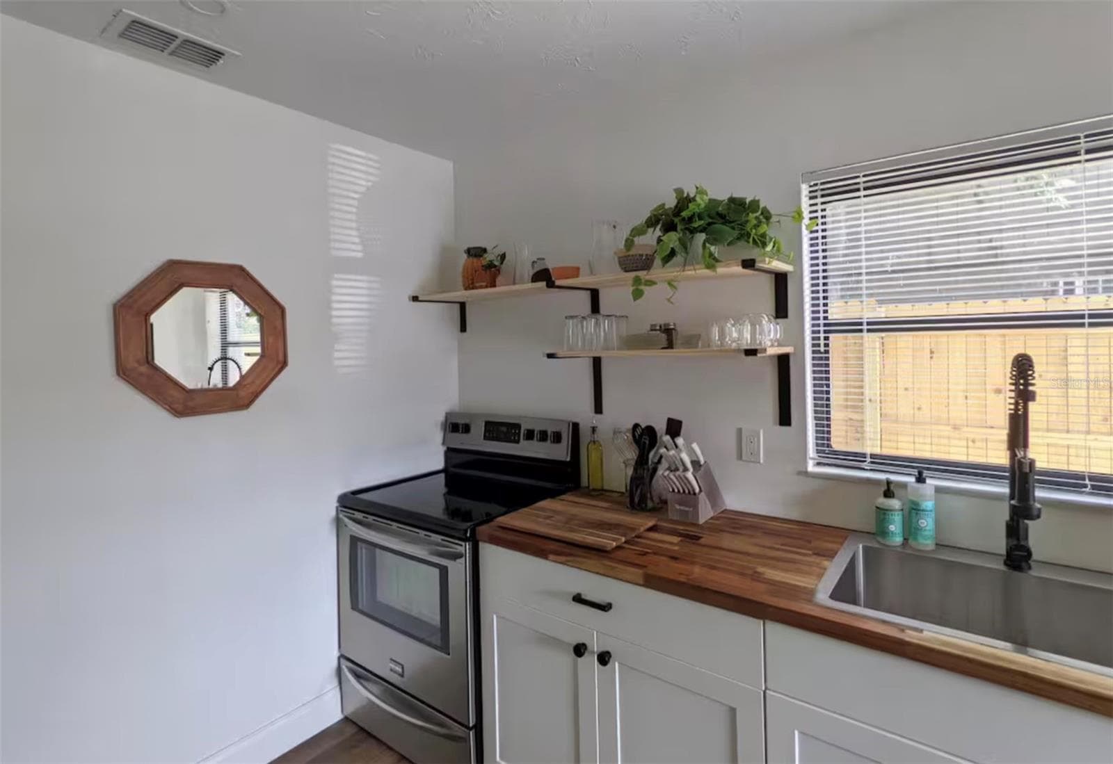 #1 - 4711 HOLLINGSWORTH AVE, SARASOTA