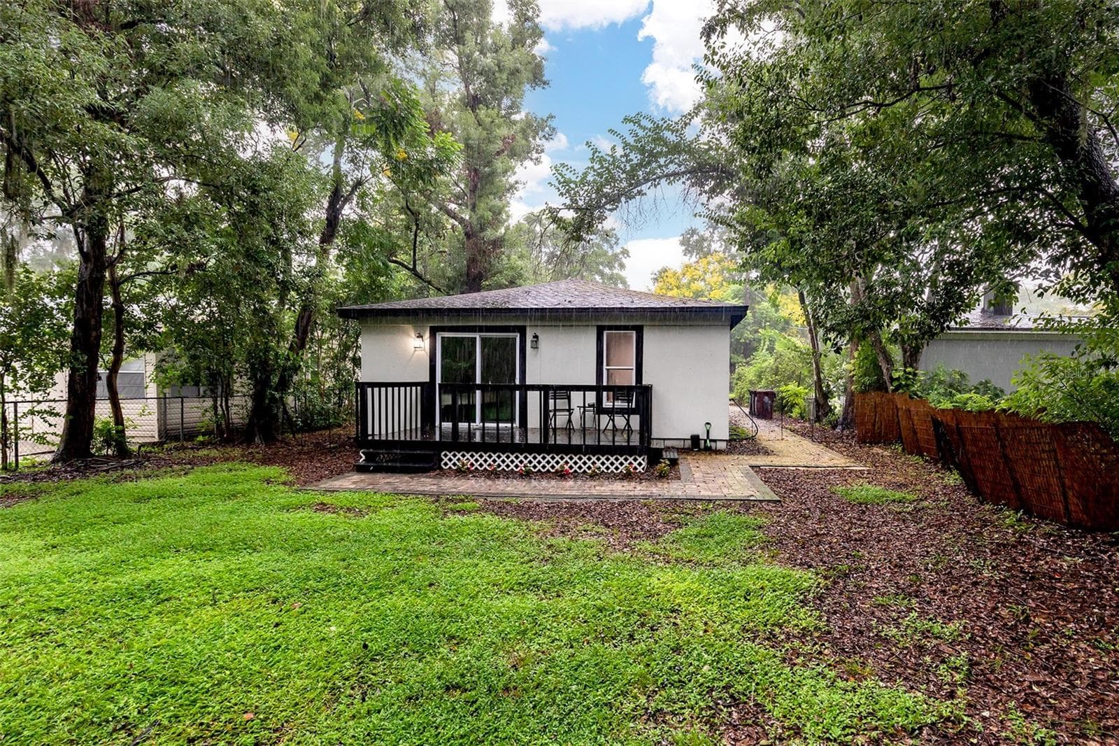 Backyard + Open Wood Deck - 101 S GLENWOOD AVE, ORLANDO