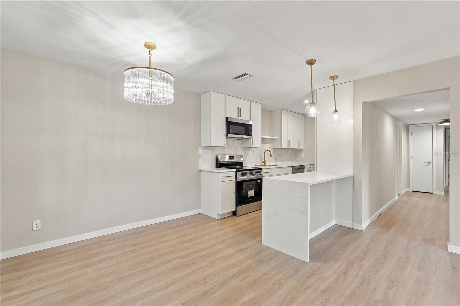 Single Family Residence at 4428 OHIO AVE, TAMPA, photo 5 of 38
