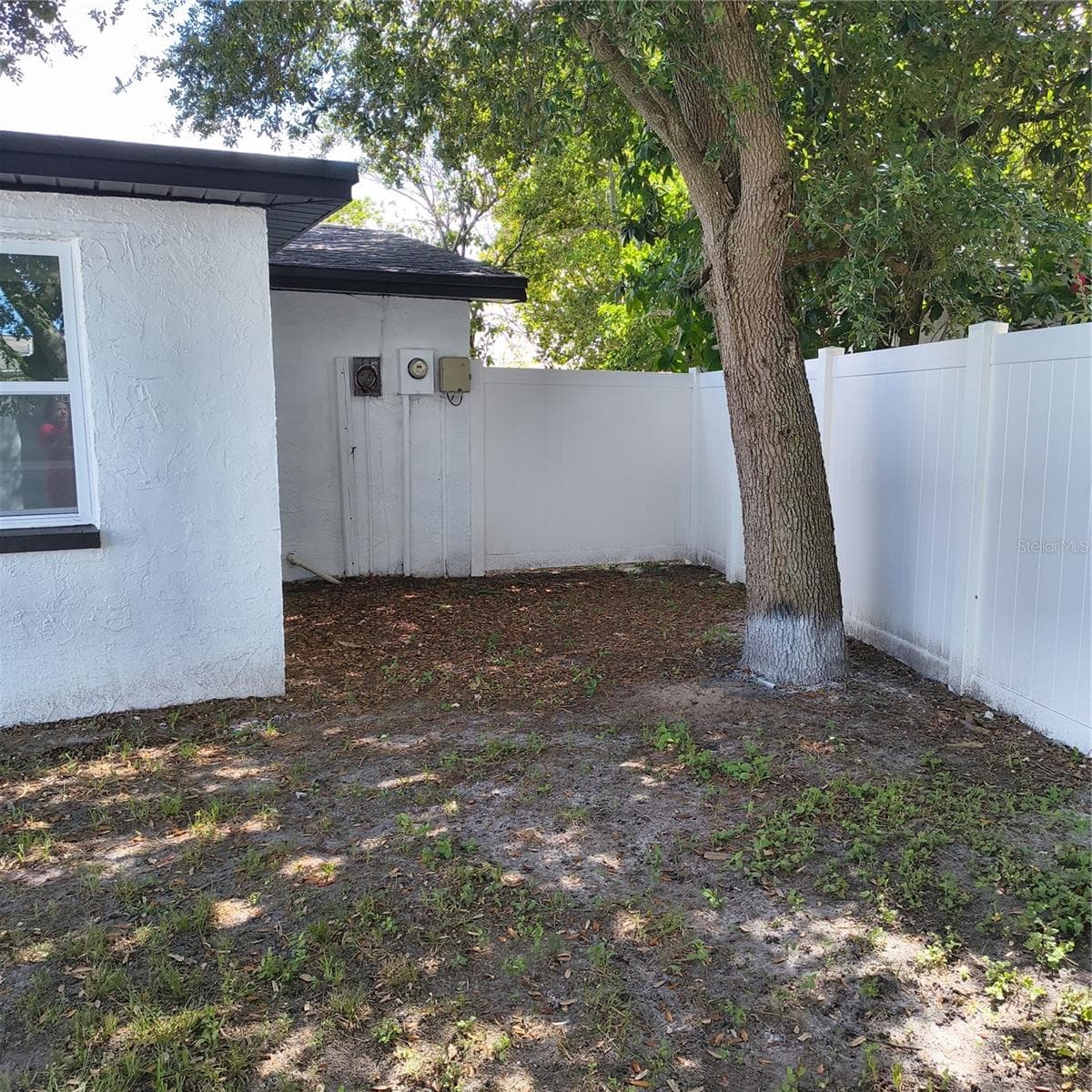 Single Family Residence at 10131 OLD ORCHARD LN, PORT RICHEY, photo 13 of 17