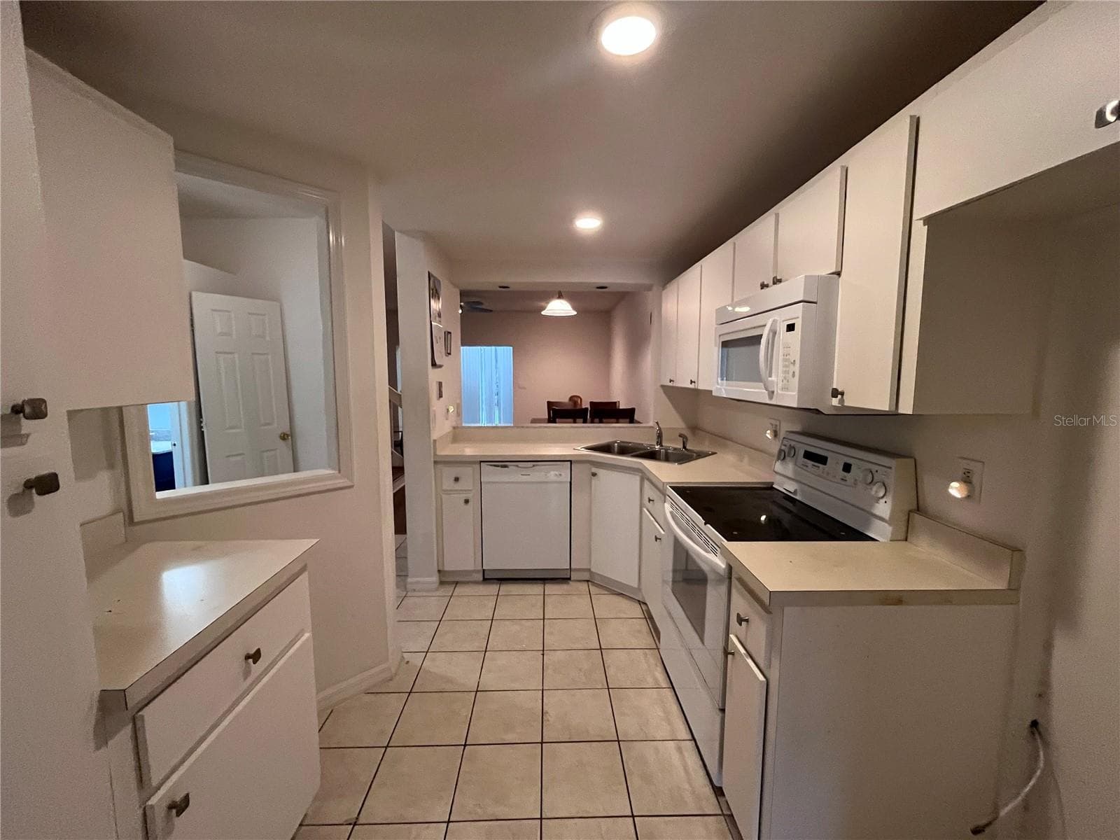 Townhouse at 141 DOVECOTE LN, DAYTONA BEACH, photo 4 of 12