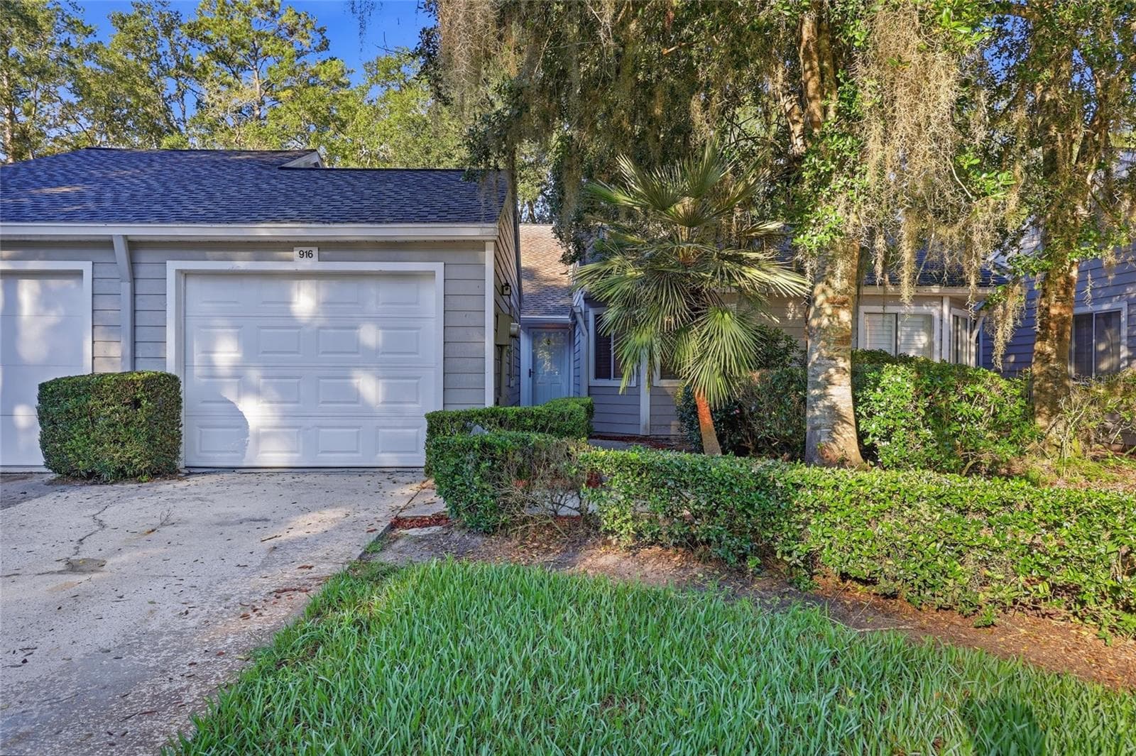 Townhouse at 916 NW 124TH DR, NEWBERRY, photo 2 of 39