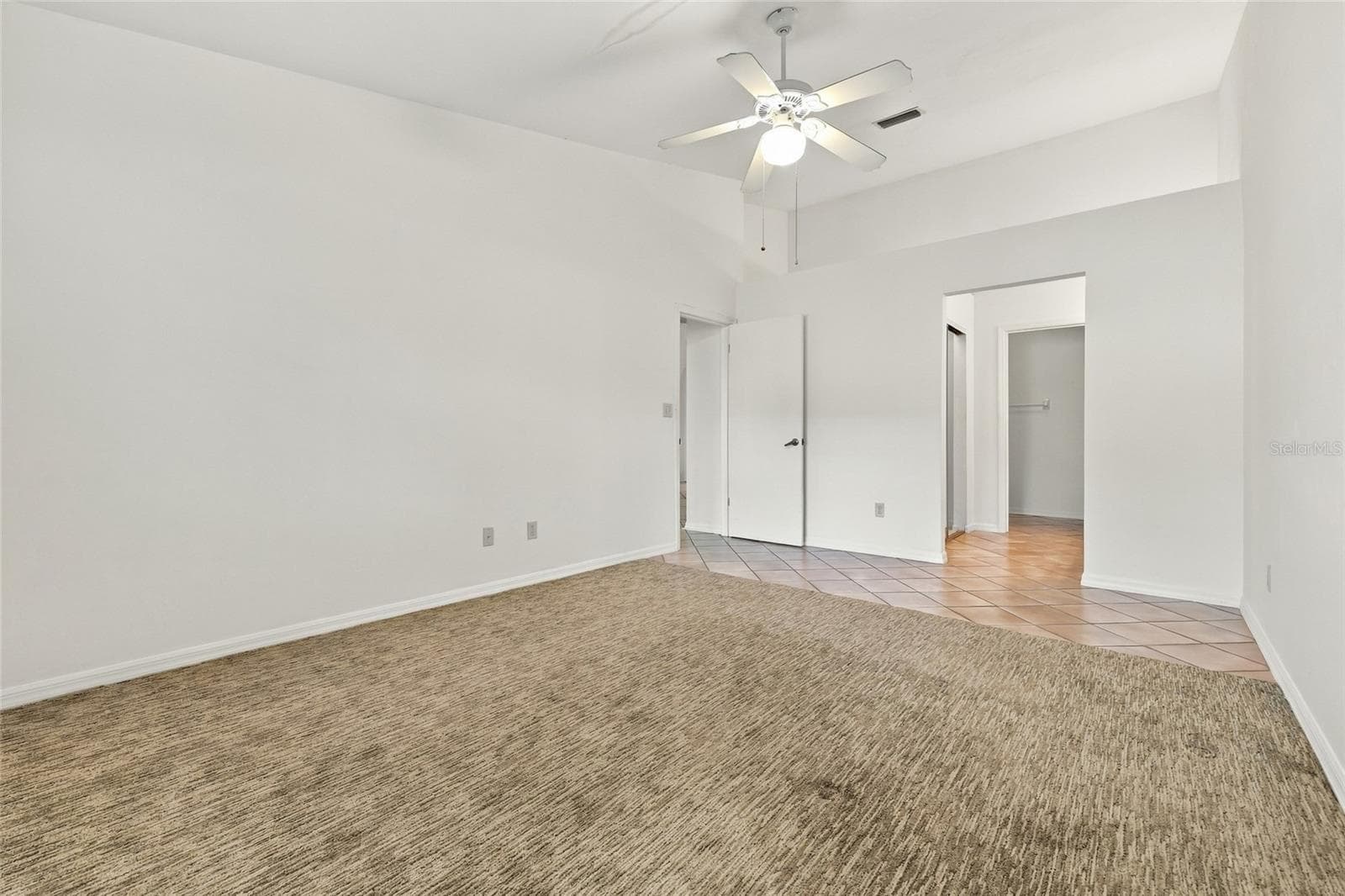 Townhouse at 916 NW 124TH DR, NEWBERRY, photo 14 of 39