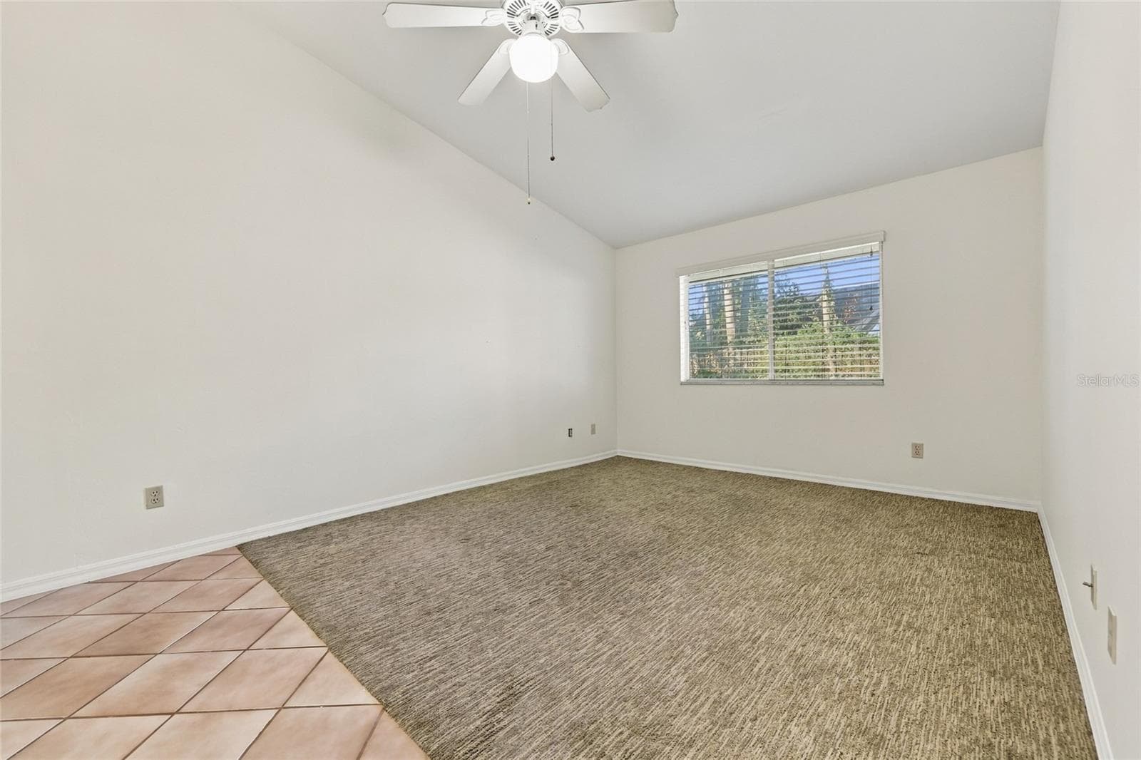 Townhouse at 916 NW 124TH DR, NEWBERRY, photo 15 of 39