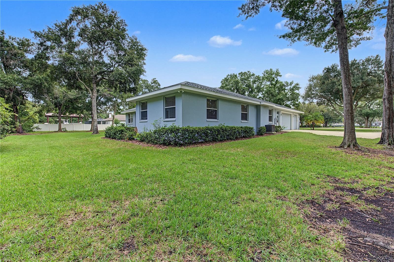 Single Family Residence at 915 LAKE THOMAS LN, LUTZ, photo 50 of 59