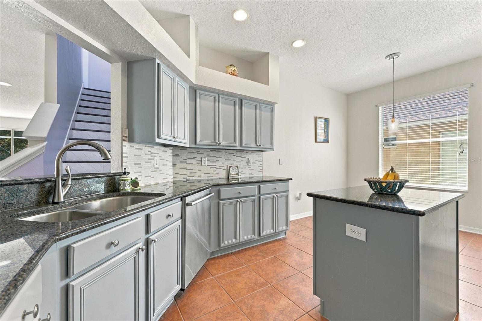 Single Family Residence at 21916 WAVERLY SHORES LN, LAND O LAKES, photo 8 of 78