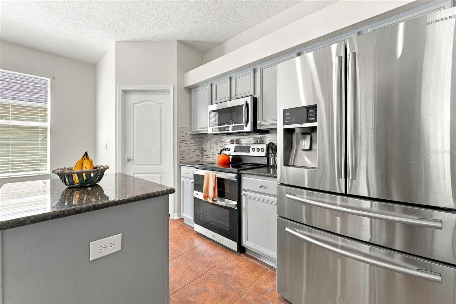 Stainless Steel Appliances - 21916 WAVERLY SHORES LN, LAND O LAKES