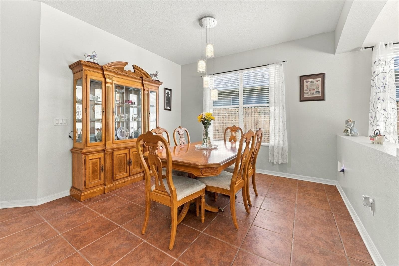 Dinning - 21916 WAVERLY SHORES LN, LAND O LAKES