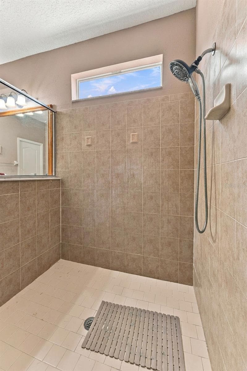 Single Family Residence at 21916 WAVERLY SHORES LN, LAND O LAKES, photo 29 of 78