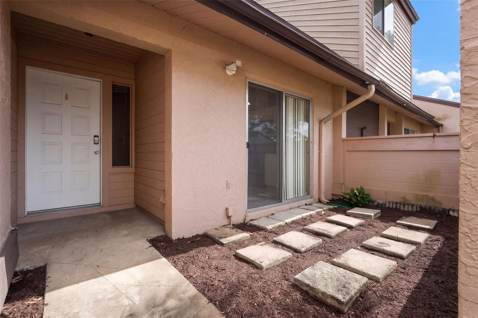 Condominium at 5849 BLUE DAHLIA WAY #12, ORLANDO, photo 3 of 20