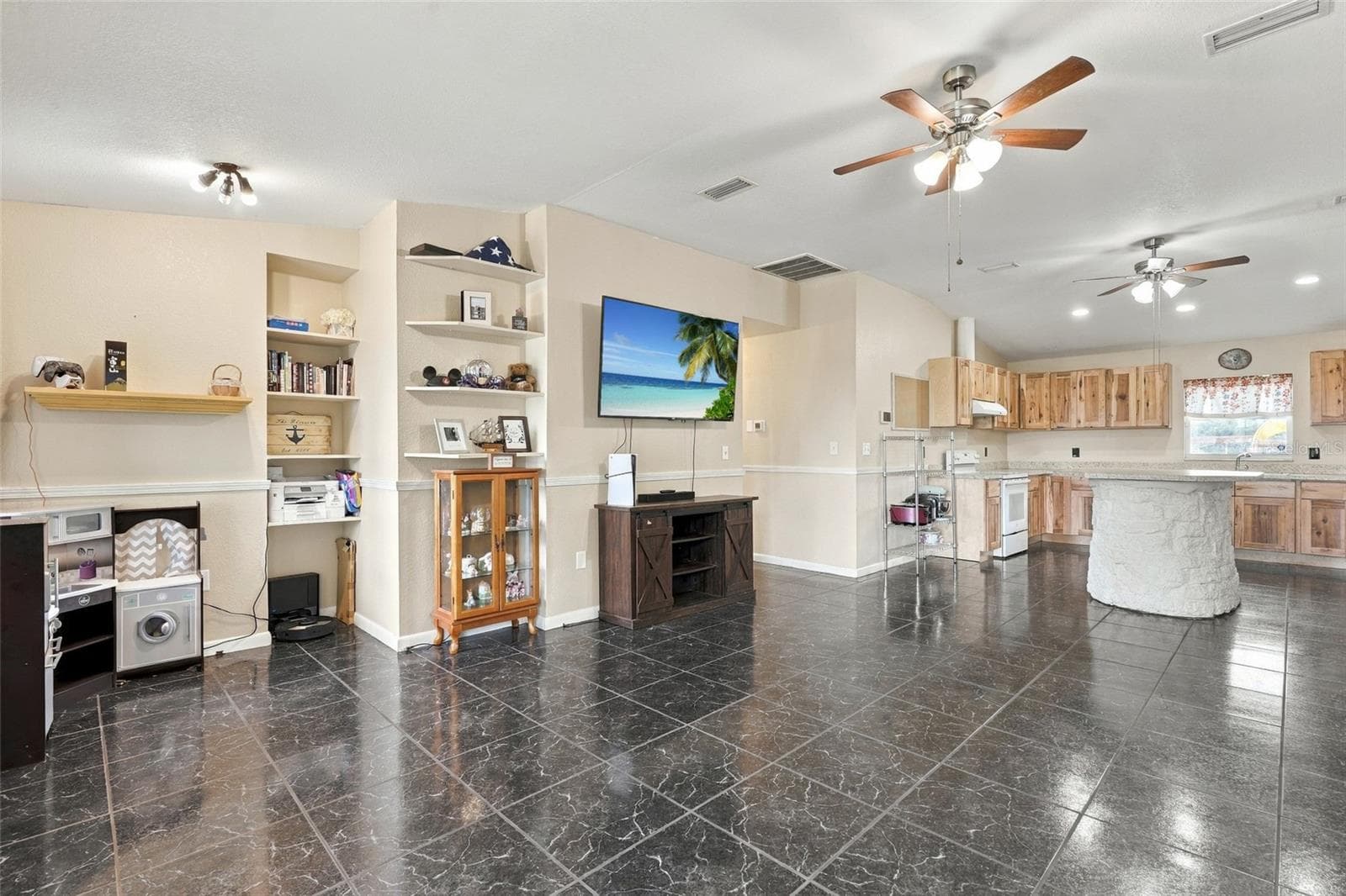 Single Family Residence at 470 RIDGECREST DR, PUNTA GORDA, photo 7 of 31