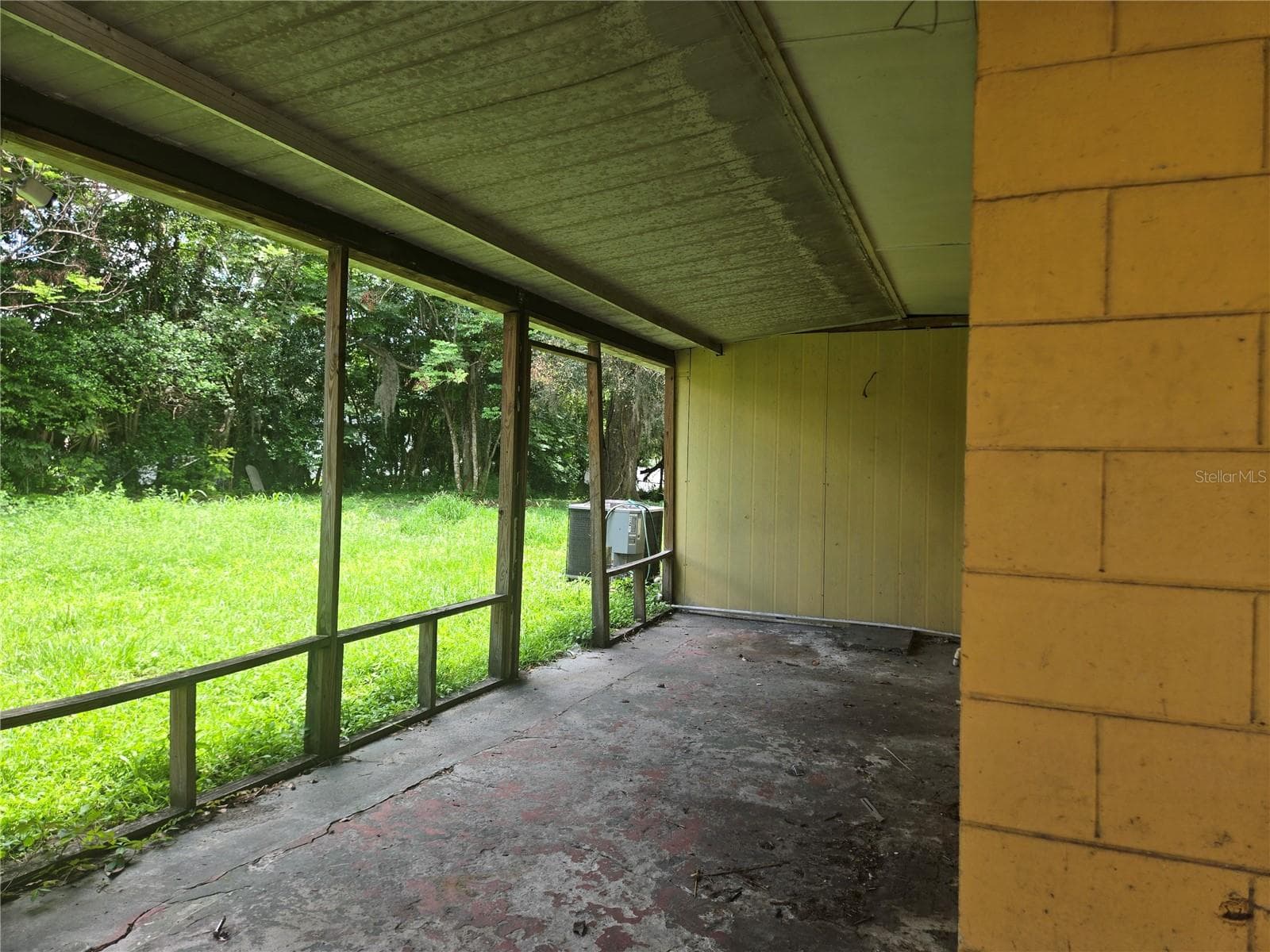 Single Family Residence at 317 S FRANKFORT AVE, DELAND, photo 15 of 18