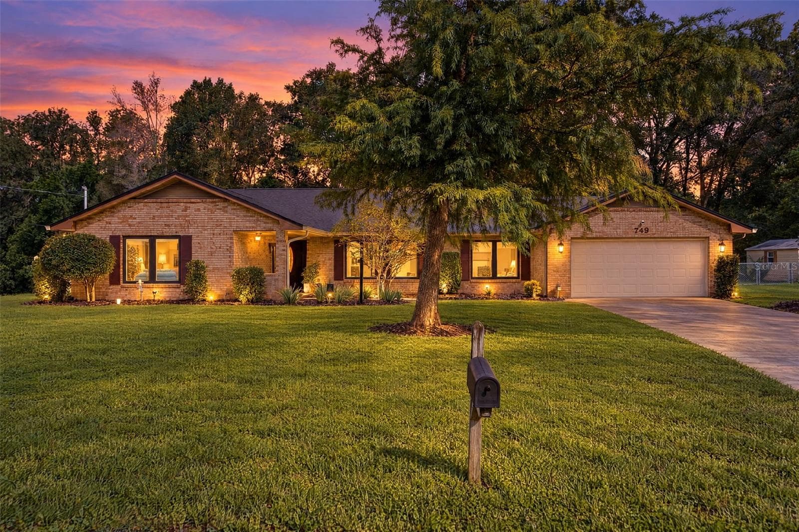 749 WESTCHESTER DR