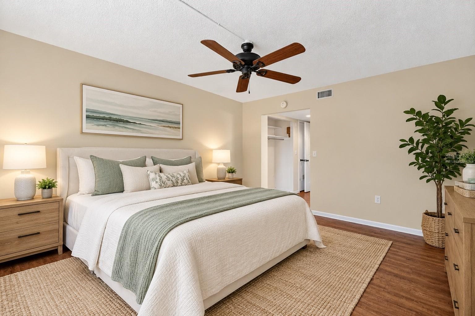 Virtually staged - 101 N GRANDVIEW ST #111, MOUNT DORA