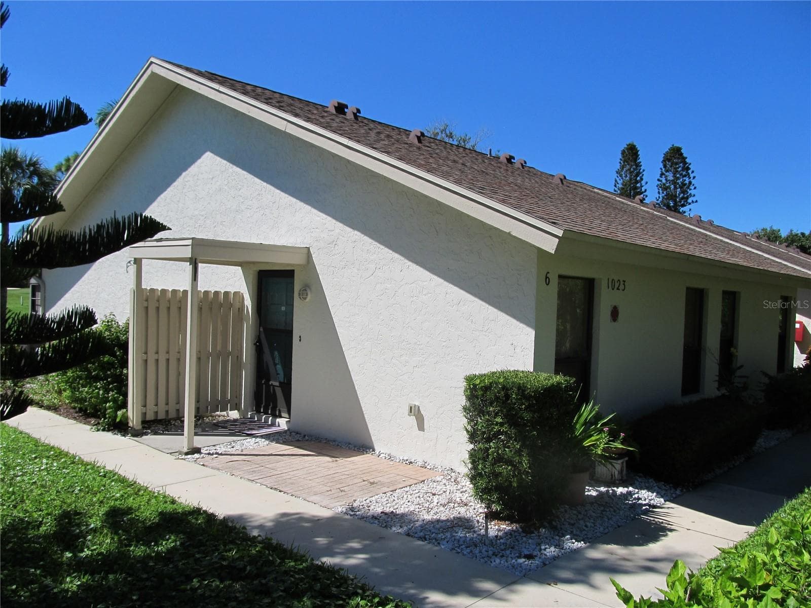 1023 CAPRI ISLES BLVD #6