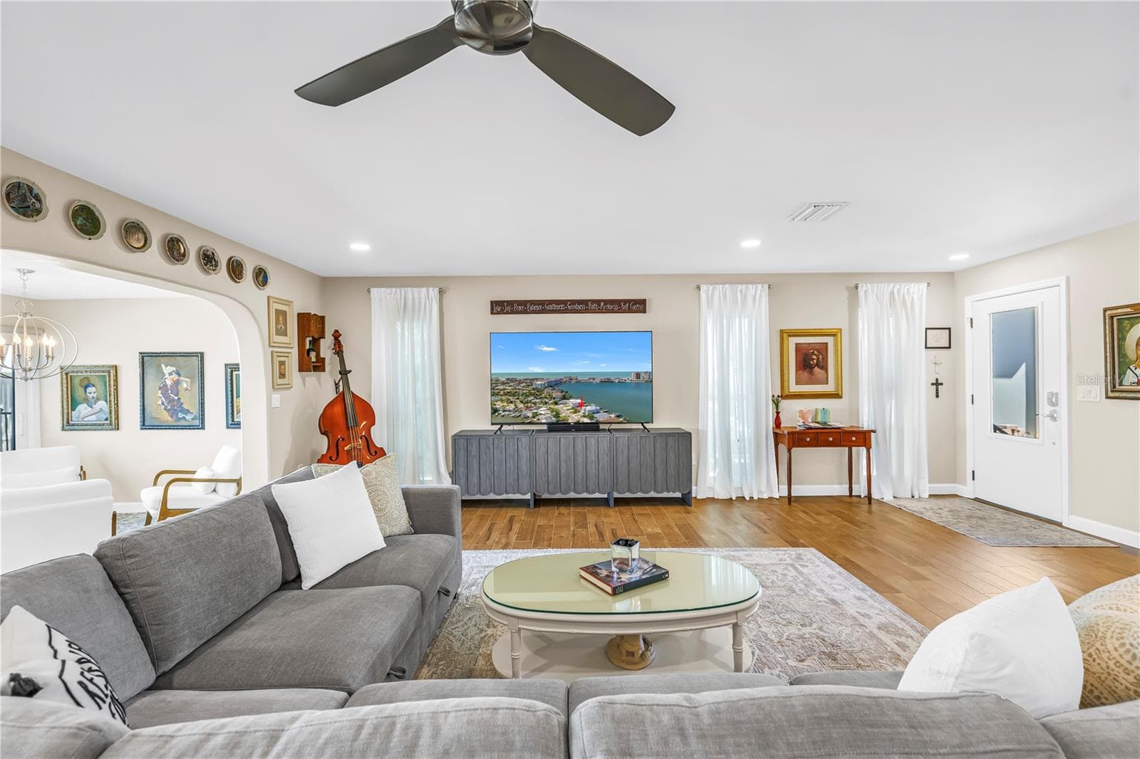 Spacious Living Room with View of Pool and Water - 106 WALL ST, REDINGTON SHORES