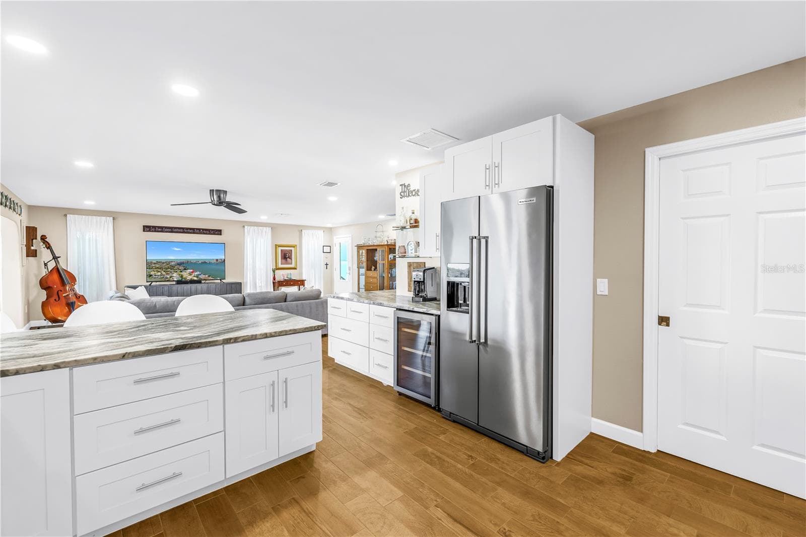 Kitchen Looking Out to Living Room - 106 WALL ST, REDINGTON SHORES